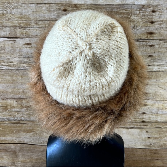 One Size Womens Beanie with Faux Fur Trim - Picture 5 of 7